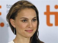 Será cierto que Natalie Portman está causando revuelo entre Ashton y Demi ?